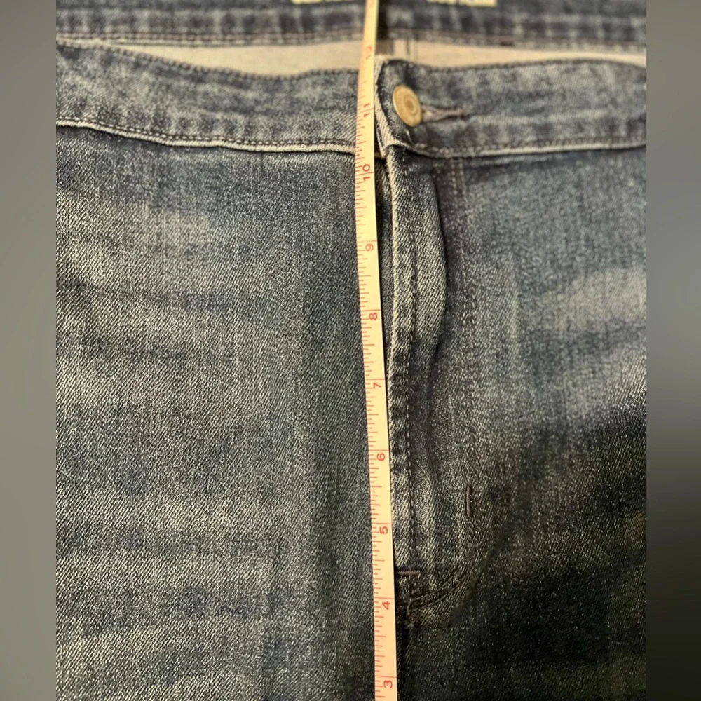 Old Navy Women’s Size 22 High Rise WOW Flare Medium Wash Blue Jeans - Picture 4 of 14